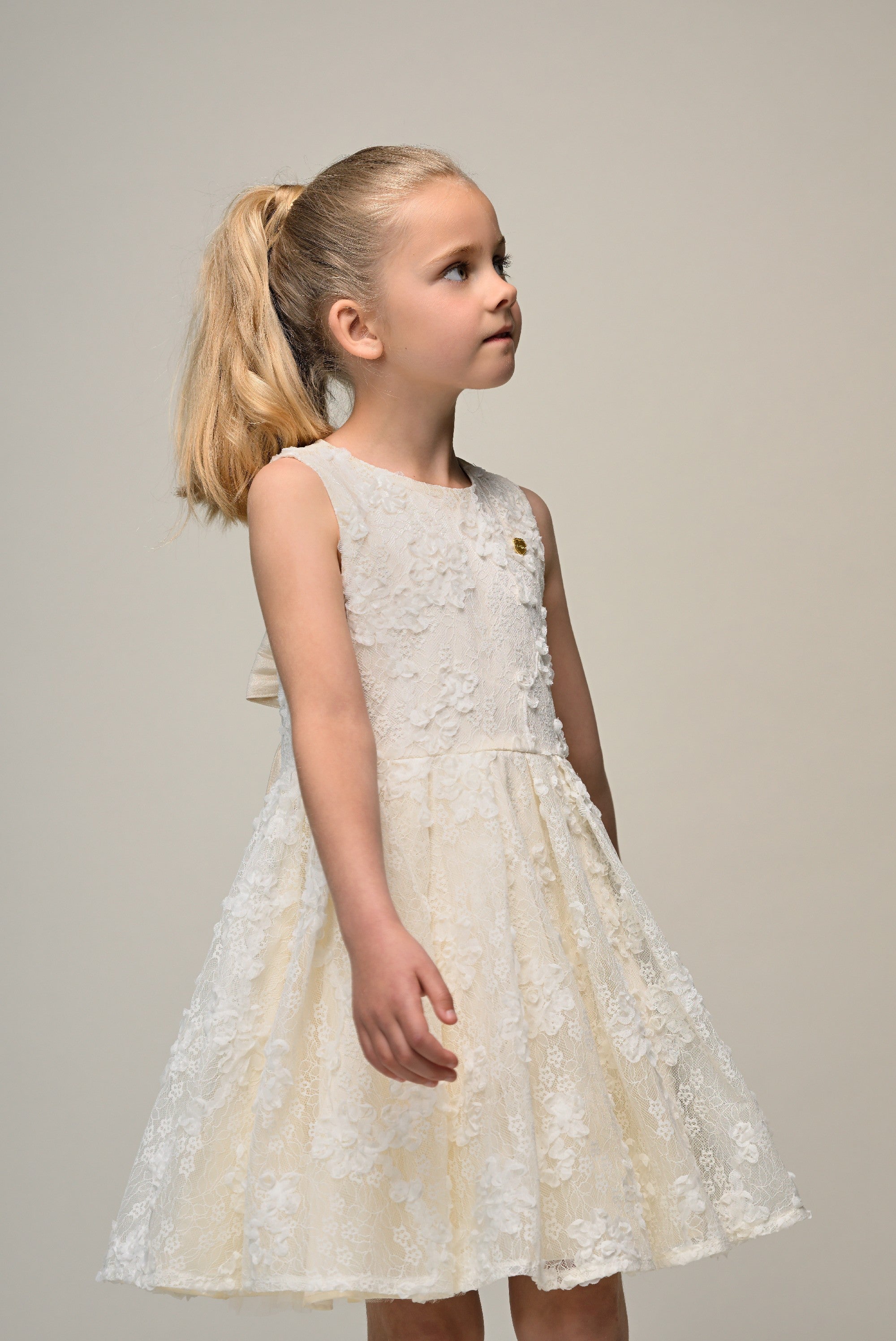 SOLUNA open-back jurk. Pearl