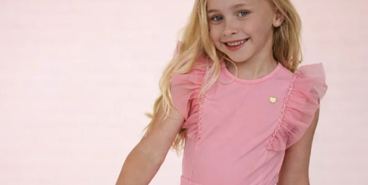 Zomerkleding voor meisjes: luchtig, stijlvol en speels de zomer in