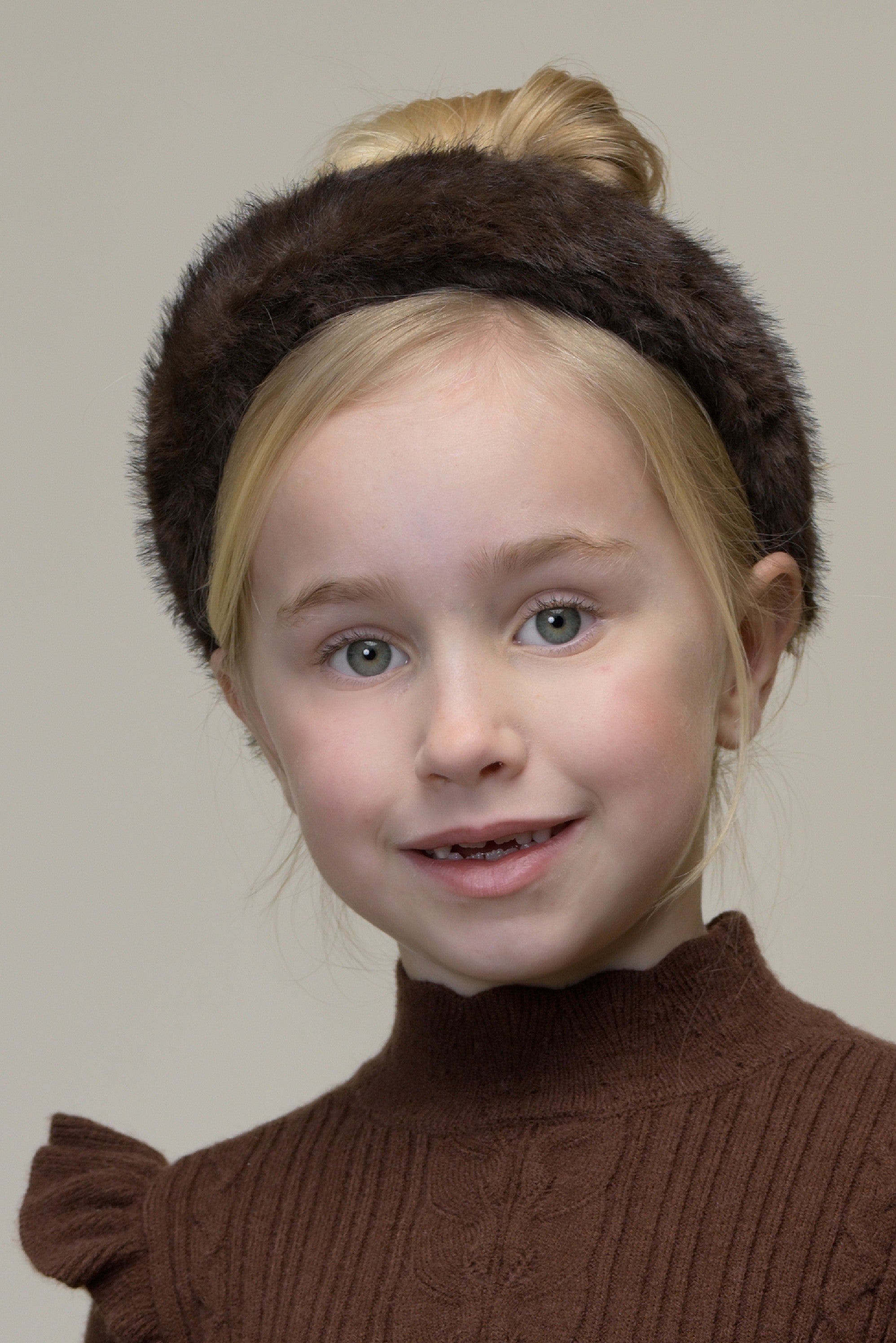 ROMY furry haarband - Chocolate Chip